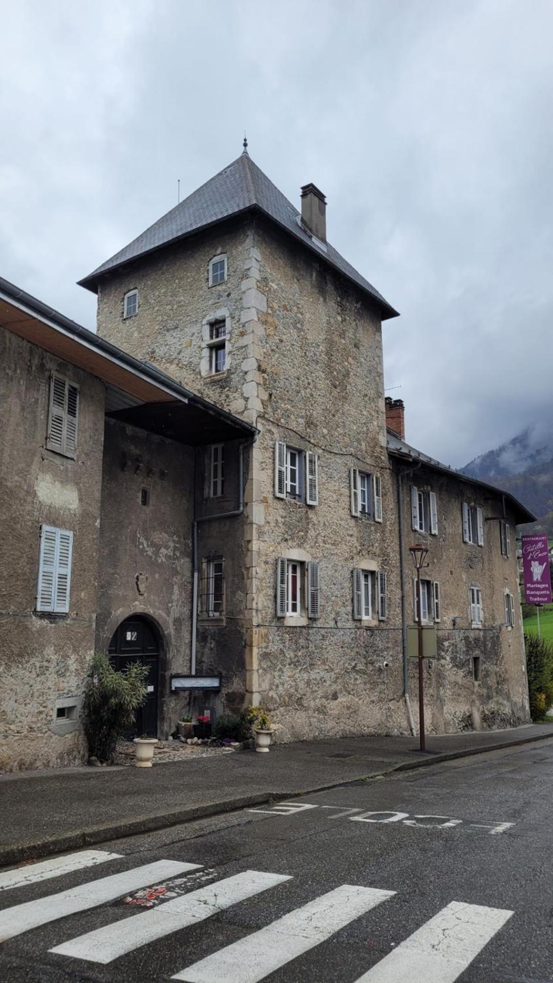 Maison De Sisi Ugine Exterior photo