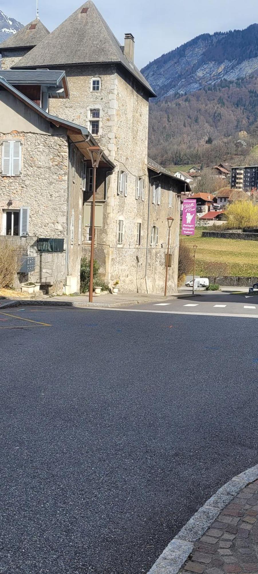 Maison De Sisi Ugine Exterior photo